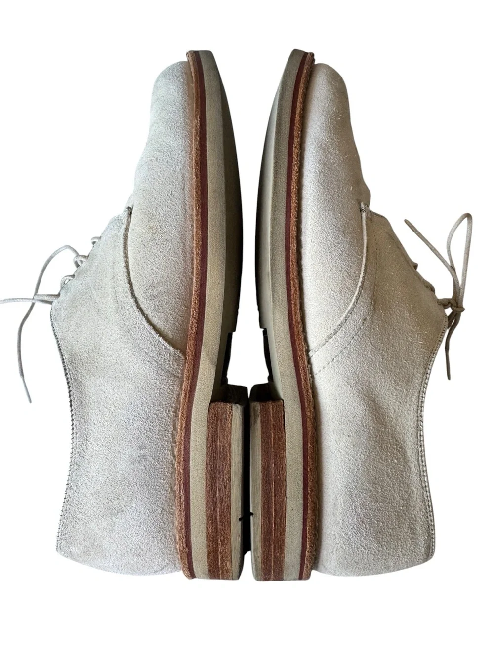 Allen Edmonds Nomad Chukka Boots in Off-White Suede